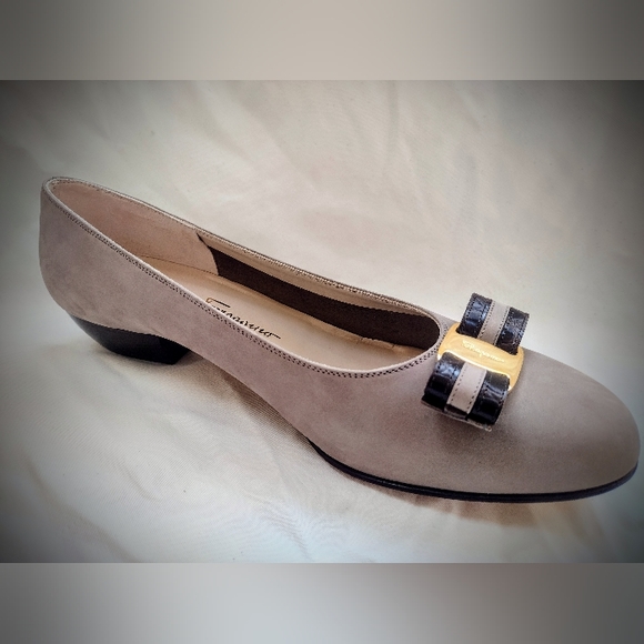 NWT Vintage Lillaz Salvatore Ferragamo Vara Shoes, Suede w/ Two-tone Bow! - Picture 6 of 13